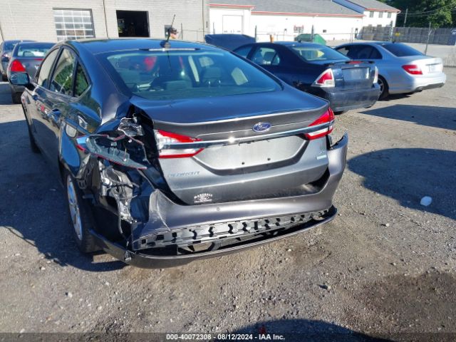 3FA6P0HD6HR105088 Ford FUSION SE