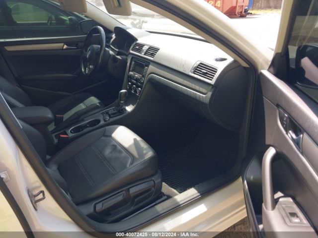 1VWBV7A36FC010273 Volkswagen Passat 2.0l Tdi Se