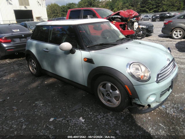 2011 MINI COOPER WMWSU3C59BT098465 Photo 0