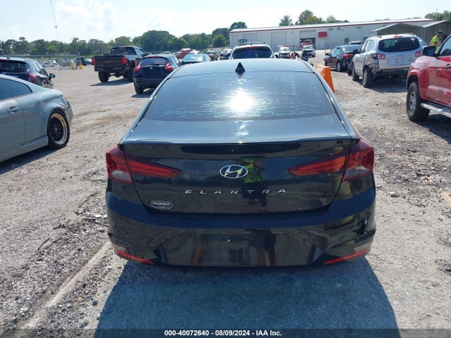 Hyundai ELANTRA SEL 2019 5NPD84LF4KH464139 Image 17