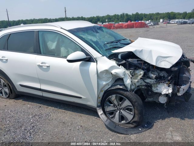 KNDCB3LC6K5218464 KIA NIRO LX