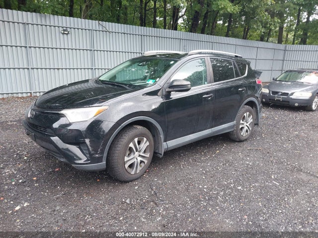 Toyota RAV4 LE 2018 2T3BFREVXJW767447 Image 2