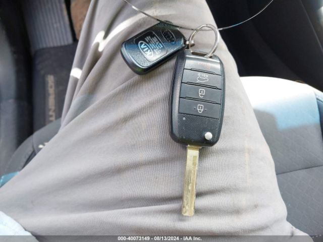 5XYPGDA56JG418280 KIA Sorento 3.3l Lx