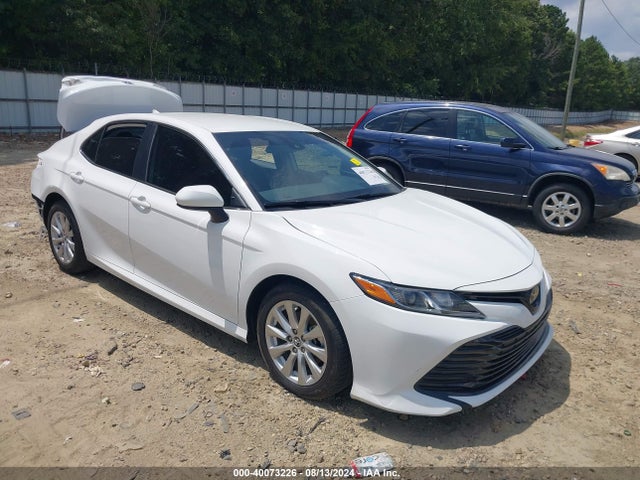 Toyota CAMRY LE 2020 4T1C11AK9LU882004 Image 1