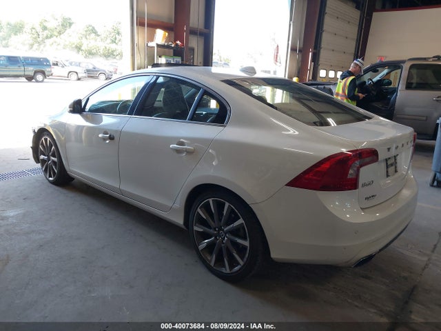 YV149MFM5F2335058 Volvo S60 T6 Platinum