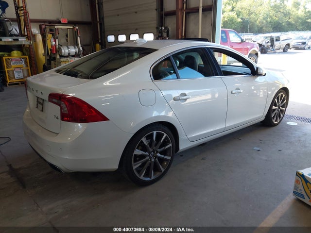 YV149MFM5F2335058 Volvo S60 T6 Platinum