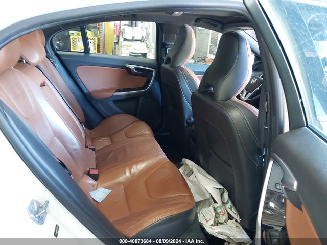 YV149MFM5F2335058 Volvo S60 T6 Platinum