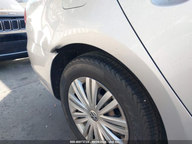 1VWAT7A39FC074230 Volkswagen Passat 1.8t S