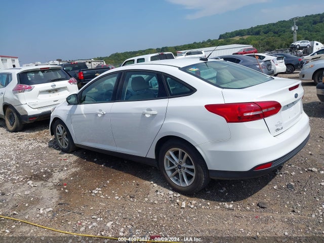 Ford FOCUS SE 2017 1FADP3F22HL282116 Image 3