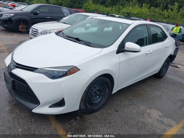 Toyota COROLLA LE 2018 2T1BURHE1JC032755 Image 2