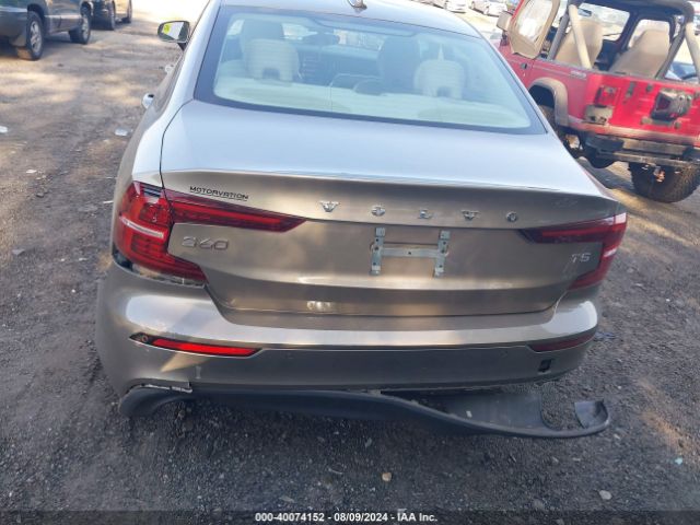 7JR102FK1MG102527 Volvo S60 T5 Momentum