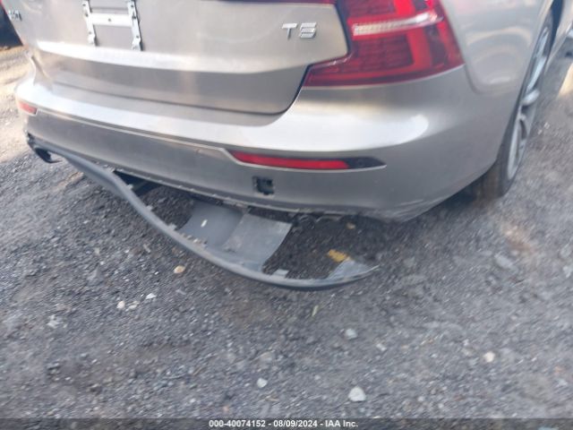 7JR102FK1MG102527 Volvo S60 T5 Momentum