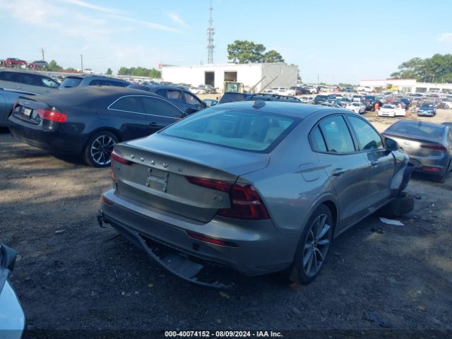 7JR102FK1MG102527 Volvo S60 T5 Momentum