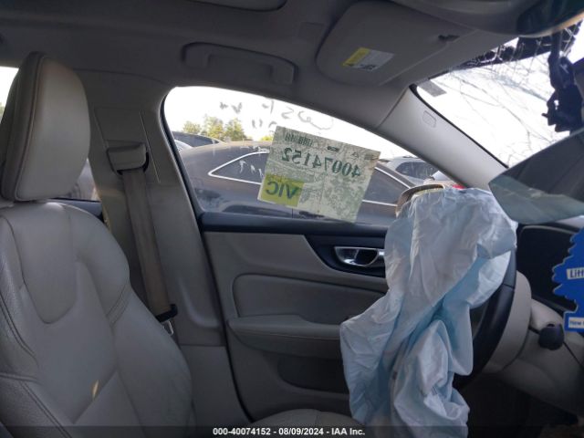 7JR102FK1MG102527 Volvo S60 T5 Momentum