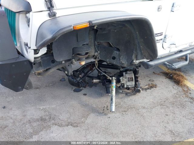 1C4BJWDG5GL107389 Jeep Wrangler Unlimited Sport