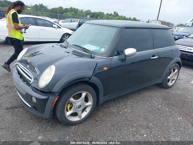 2006 MINI COOPER WMWRC33566TK72824 Photo 1