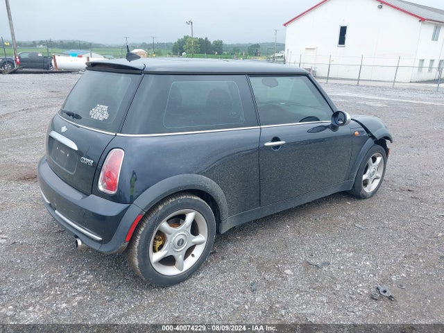 2006 MINI COOPER WMWRC33566TK72824 Photo 3