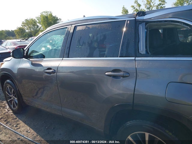 Toyota Highlander Xle 2018 5TDJZRFHXJS871529 Image 14
