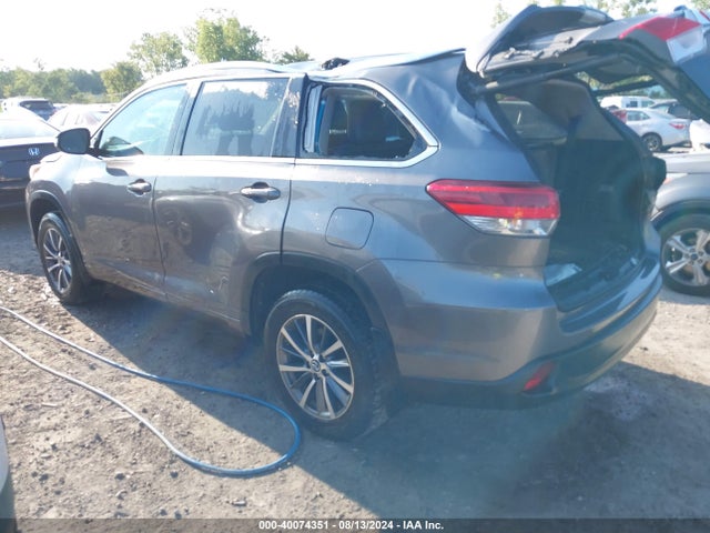 Toyota Highlander Xle 2018 5TDJZRFHXJS871529 Image 3