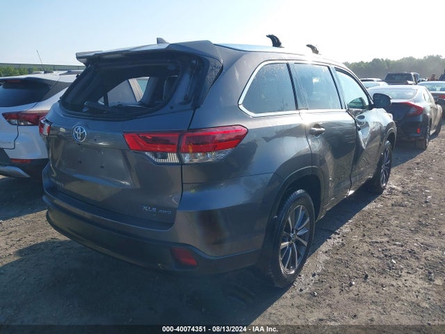 Toyota Highlander Xle 2018 5TDJZRFHXJS871529 Image 4