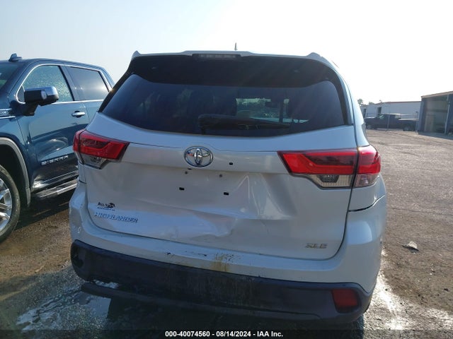 Toyota Highlander Xle 2018 5TDKZRFH9JS279320 Image 16