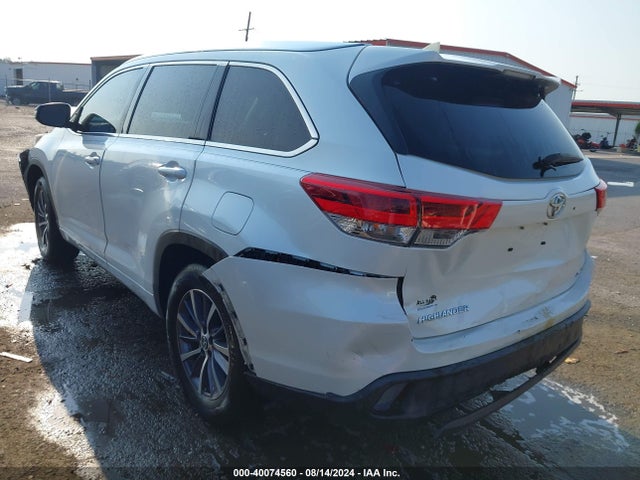 Toyota Highlander Xle 2018 5TDKZRFH9JS279320 Image 3