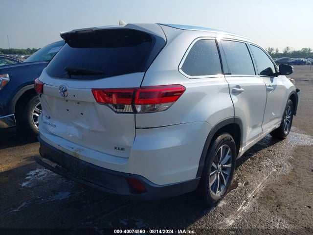 Toyota Highlander Xle 2018 5TDKZRFH9JS279320 Image 4