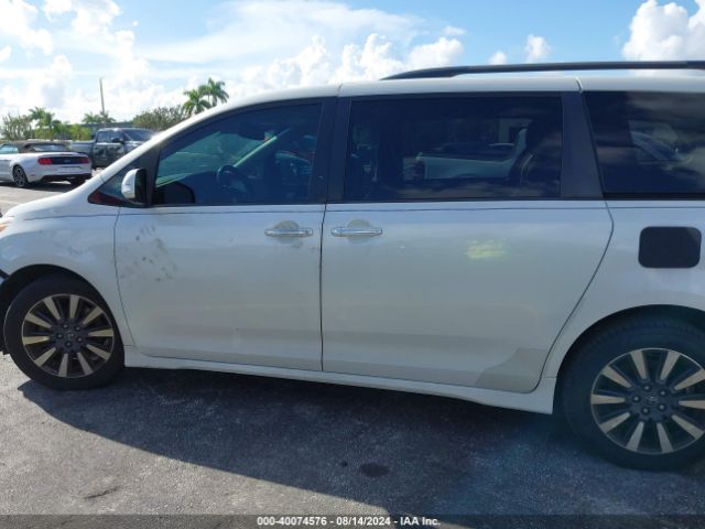 5TDYZ3DC1JS903058 Toyota Sienna Limited 7 Passenger