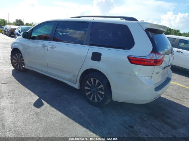 5TDYZ3DC1JS903058 Toyota Sienna Limited 7 Passenger