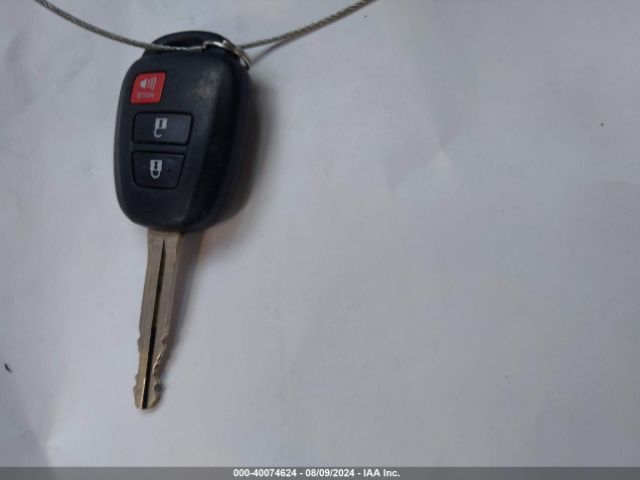 5TDZARFH3FS016818 Toyota Highlander Le