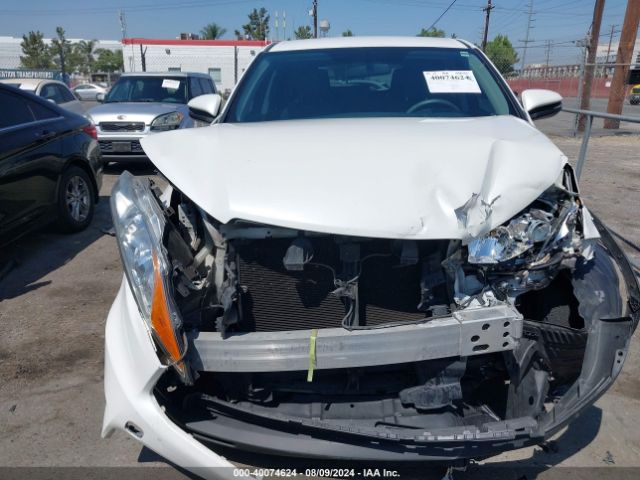 5TDZARFH3FS016818 Toyota Highlander Le