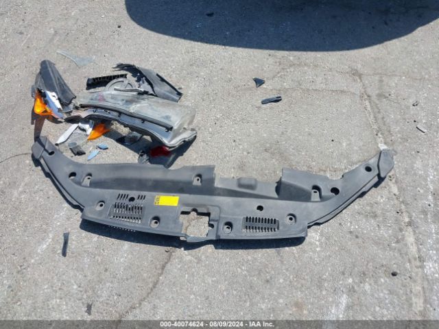 5TDZARFH3FS016818 Toyota Highlander Le