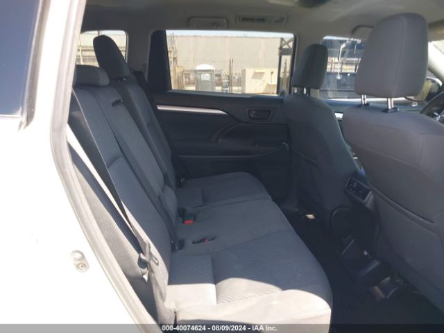 5TDZARFH3FS016818 Toyota Highlander Le