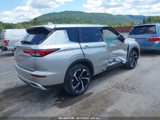 2022 MITSUBISHI OUTLANDER JA4J4UA82NZ020669 Photo 3