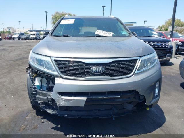 5XYKTCA6XEG439339 KIA SORENTO LX