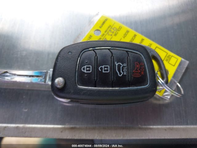 KM8J23A45KU933644 Hyundai TUCSON SE
