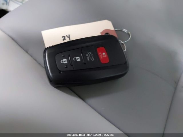2T3A1RFV1RC447391 Toyota Rav4 Xle Premium