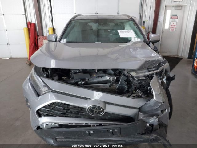 2T3A1RFV1RC447391 Toyota Rav4 Xle Premium