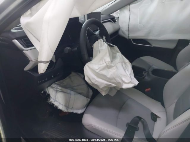 2T3A1RFV1RC447391 Toyota Rav4 Xle Premium