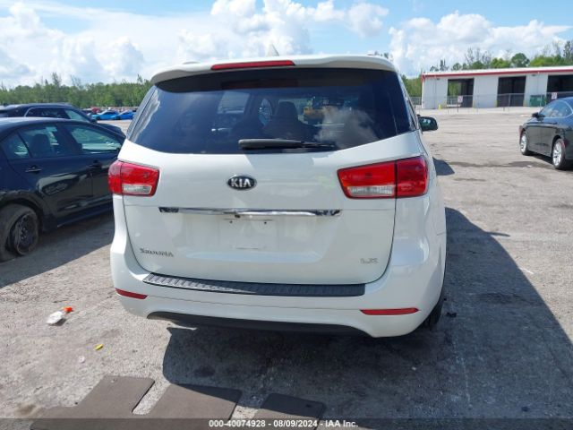 KNDMB5C14F6044487 KIA SEDONA LX