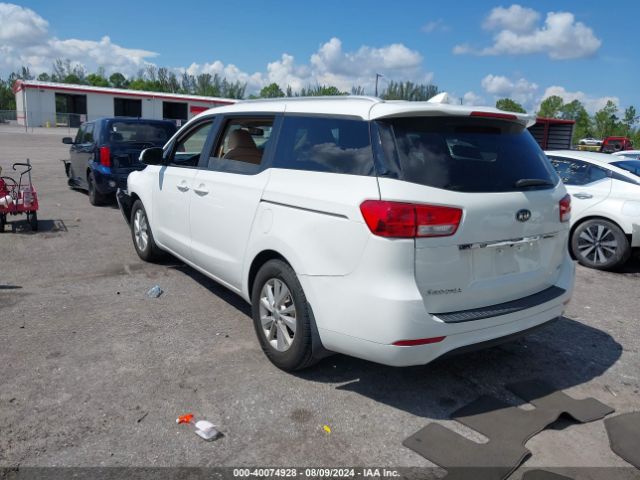 KNDMB5C14F6044487 KIA SEDONA LX