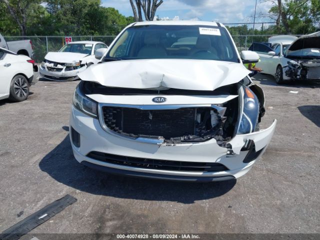 KNDMB5C14F6044487 KIA SEDONA LX