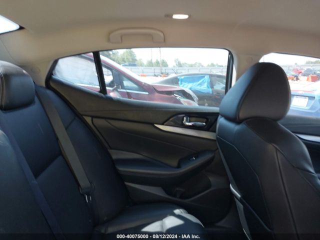 1N4AA6APXHC422261 Nissan Maxima 3.5 Sv