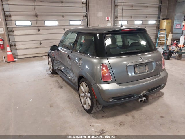 2004 MINI COOPER S WMWRE33464TD75789 Photo 2