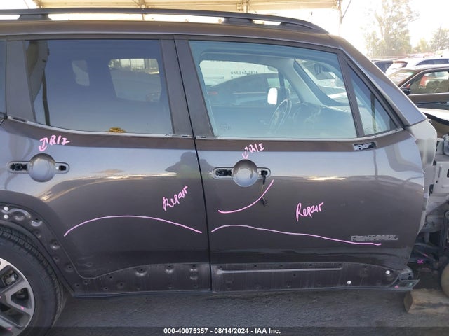 ZACCJABB2JPG90702 Jeep Renegade Latitude Fwd