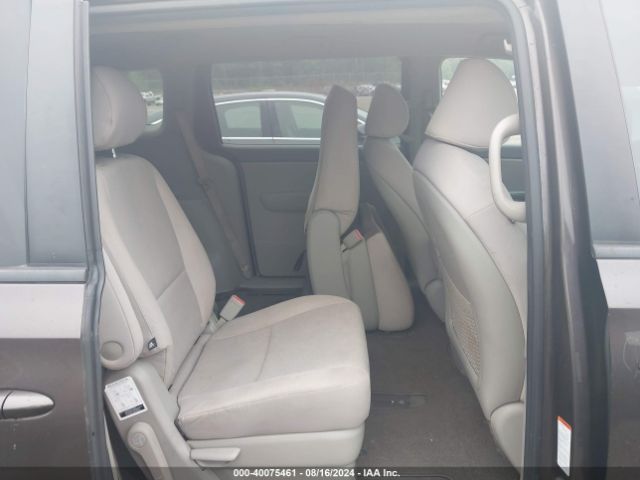 KNDMB5C14H6307466 KIA SEDONA LX