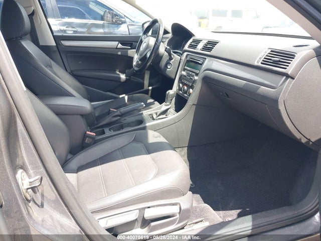 1VWAT7A37EC080669 Volkswagen Passat 1.8t Wolfsburg Edition