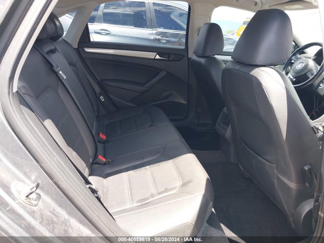 1VWAT7A37EC080669 Volkswagen Passat 1.8t Wolfsburg Edition