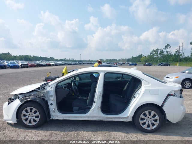 Toyota COROLLA LE 2022 5YFEPMAEXNP324783 Image 15
