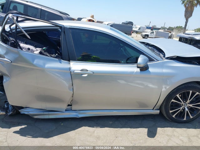 Toyota CAMRY SE 2018 4T1B11HK2JU604592 Image 14